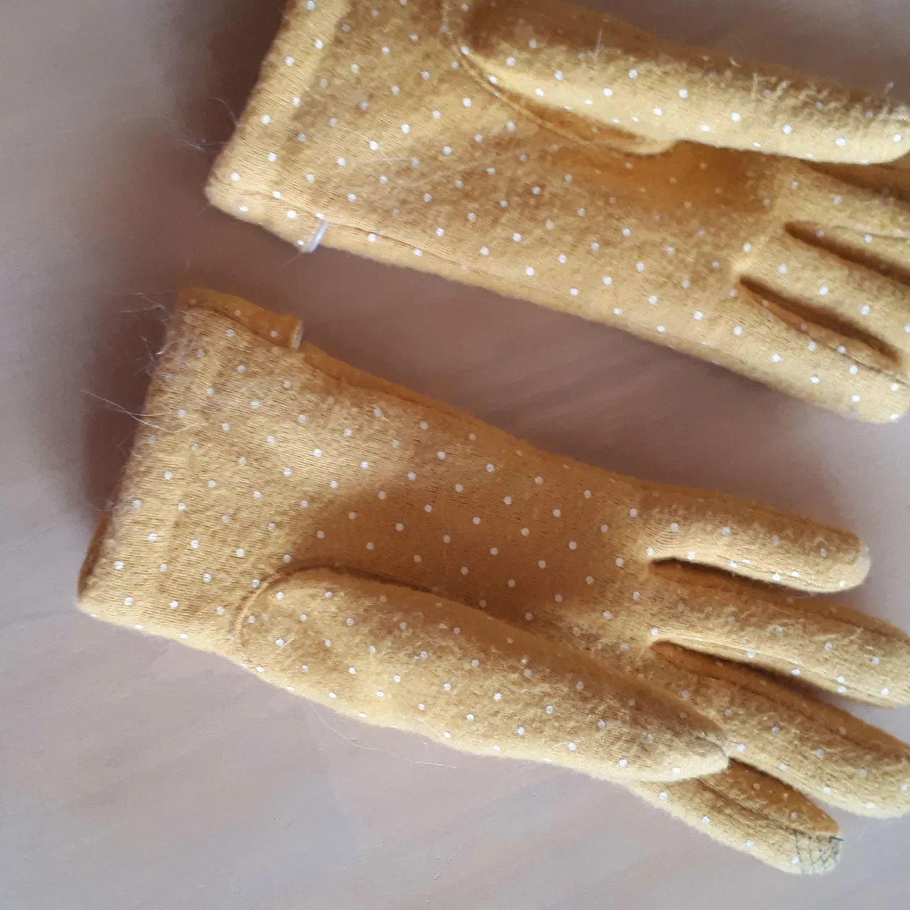 Anthropologie Yellow Polka Dot Gloves! Worn once! photo 3