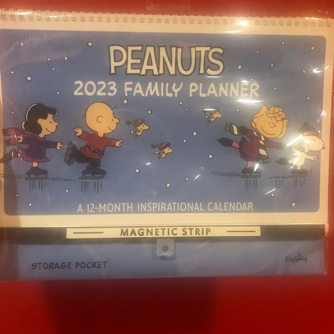 2023 Peanuts Family Calendar photo 1