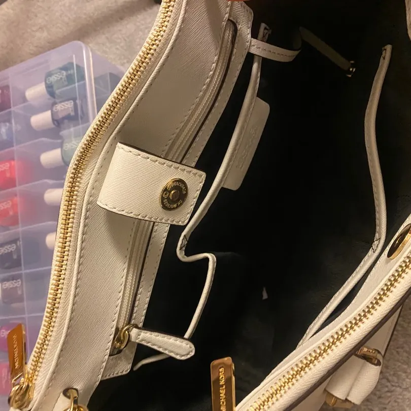 Michael Kors Crossbody Bag photo 4