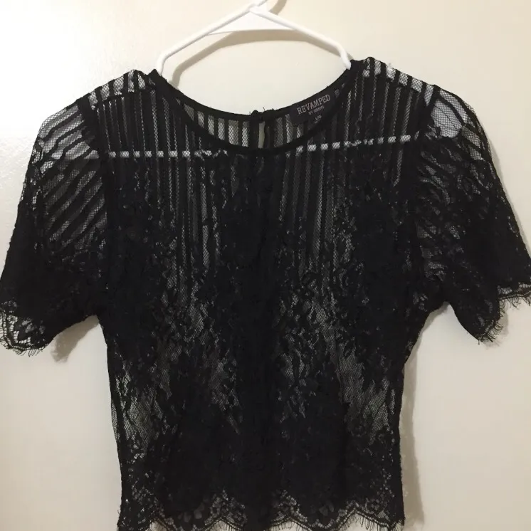 Sheer Lace Top. Cuuuuute photo 3