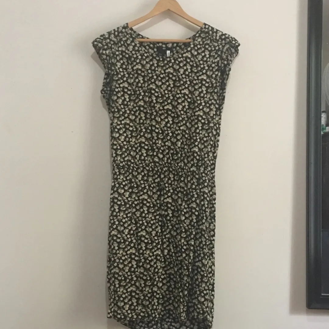 Printed H & M Dress Size 8 photo 1