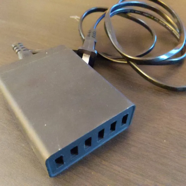 6 Port USB Charger photo 1