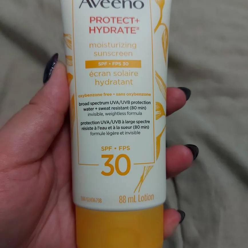 Aveeno Protect + Hydrate Sunscreen, SPF 30 photo 1