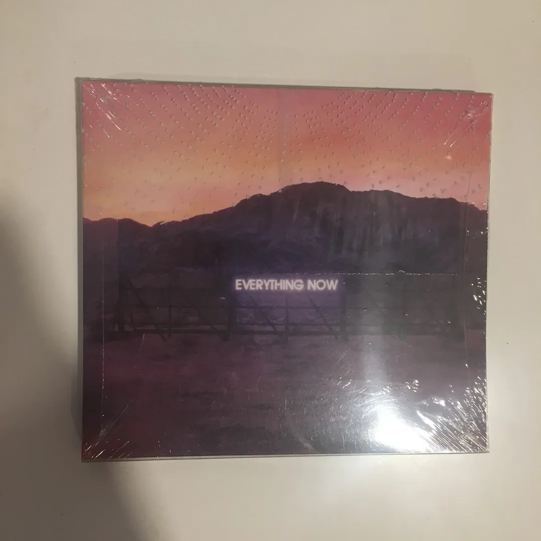 Everything Now - CD photo 1
