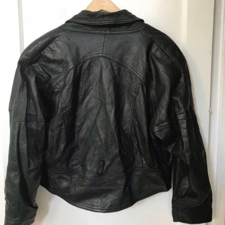 80s Vintage Black Leather Jacket - S/M photo 6