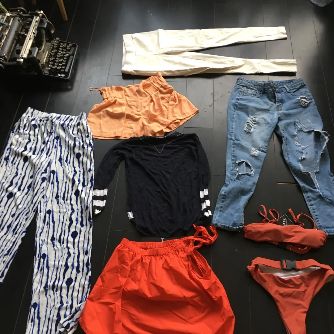 SIZE SMALL CLOTHES photo 1