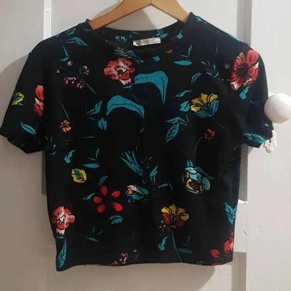 Size Small Top photo 1