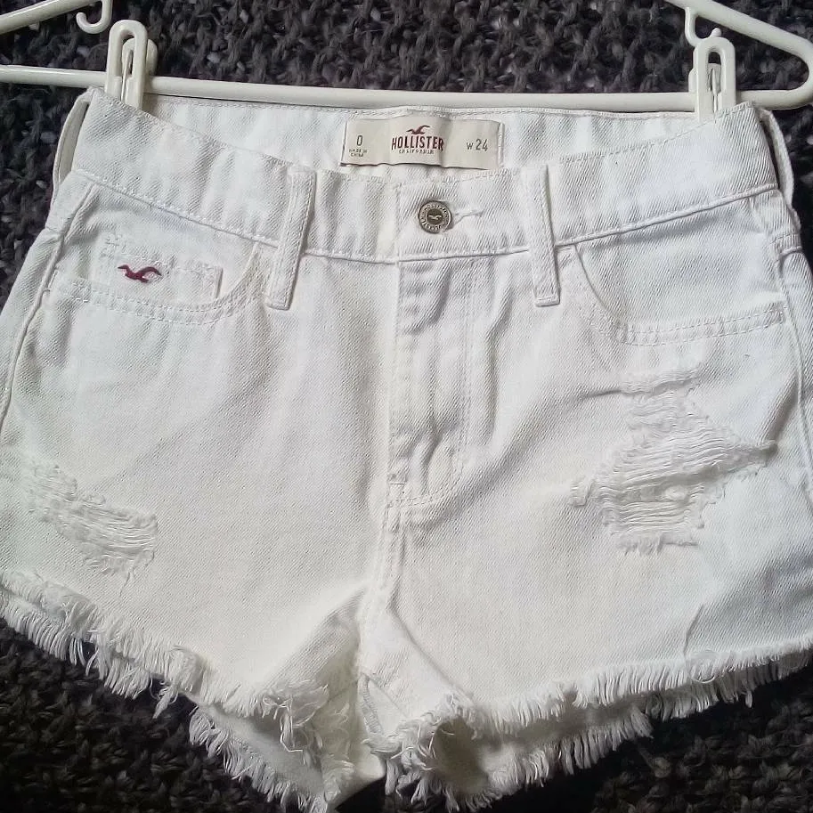 Hollister White Shorts photo 1