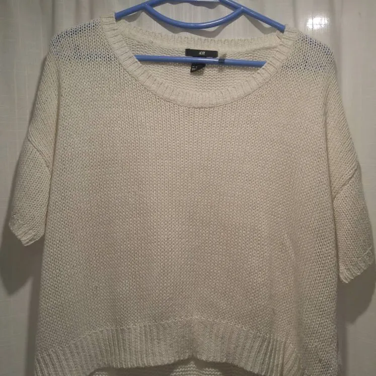 H&M cropped sweater photo 1