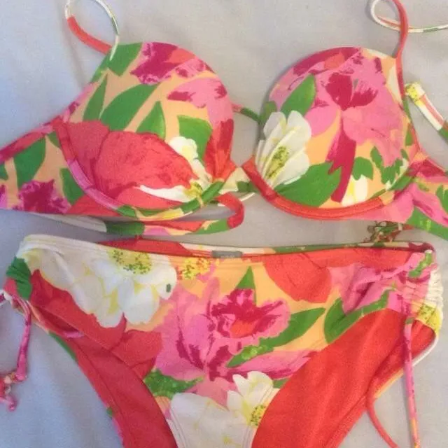 Aerie Swimsuit Set, Top 34D Bottoms Small photo 1