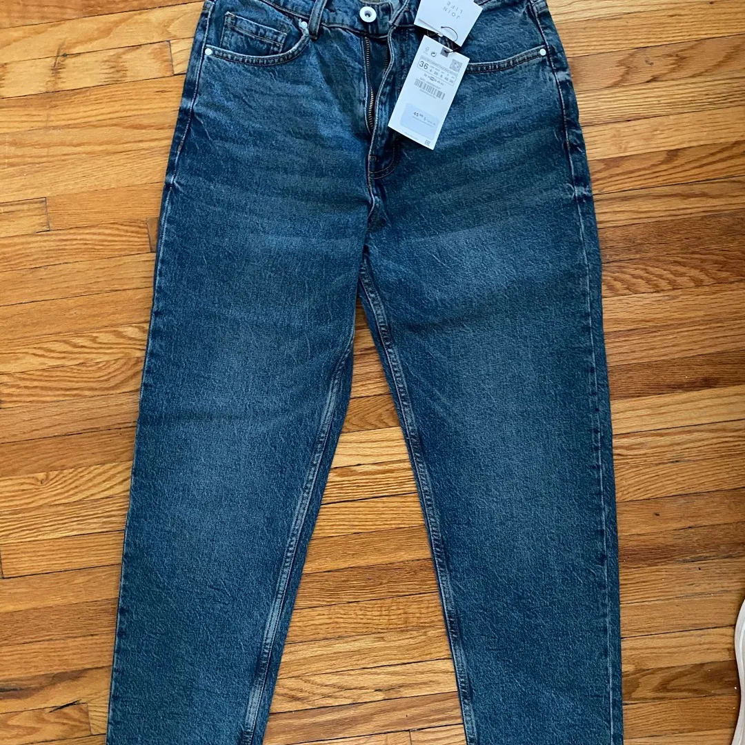 NWT jeans size 4 photo 3