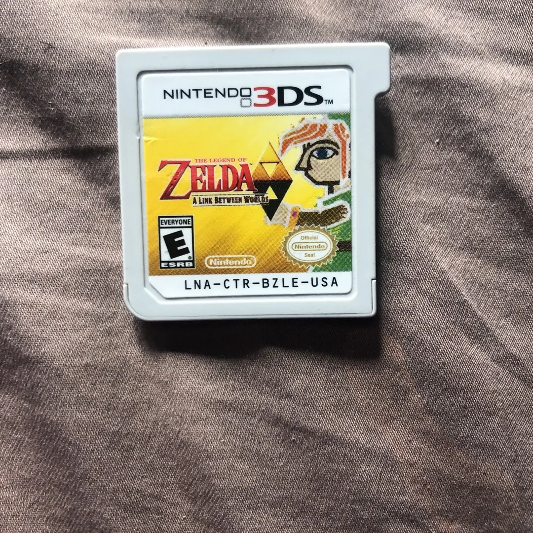 Zelda: A Link Between Worlds (3DS) photo 1