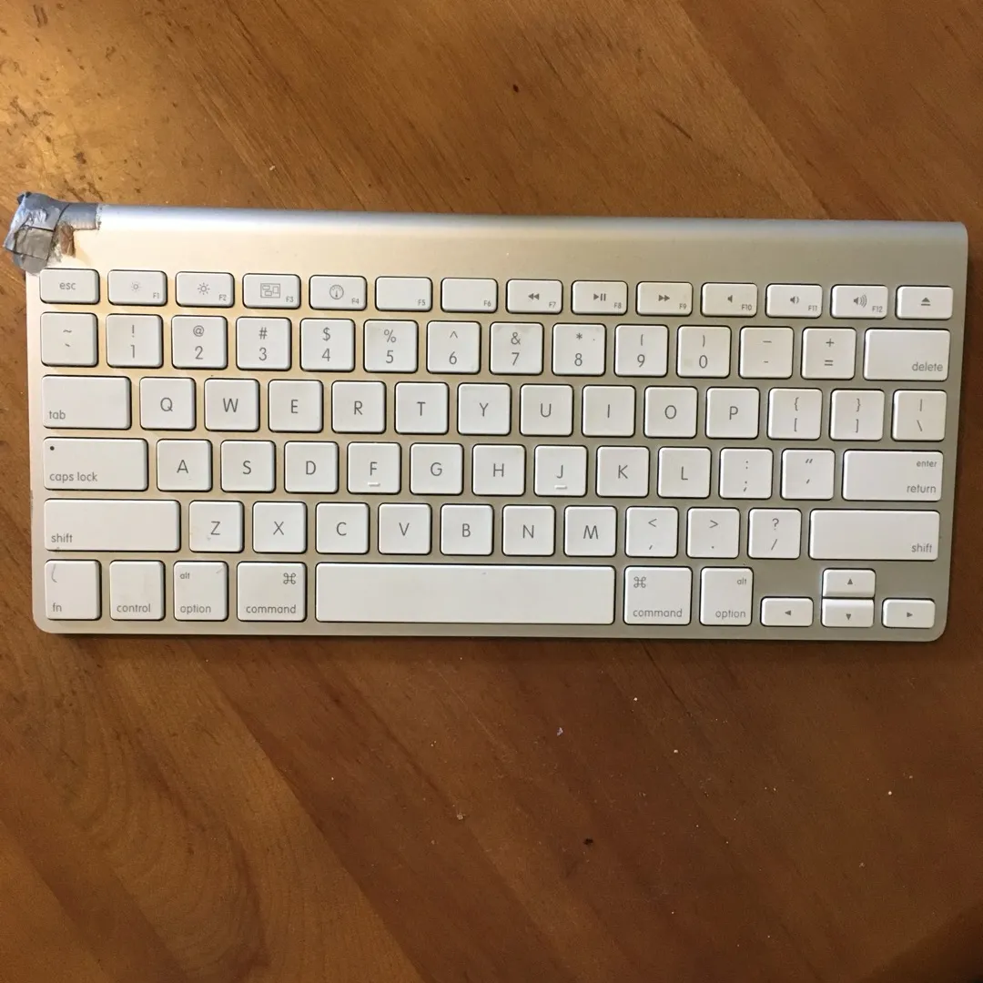 Apple Wireless Keyboard photo 1