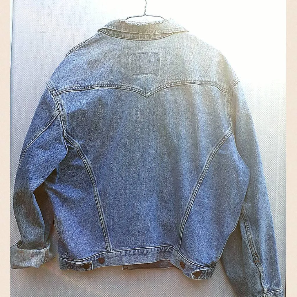 $25 trade - Levi's Denim Jacket (men's M) photo 4