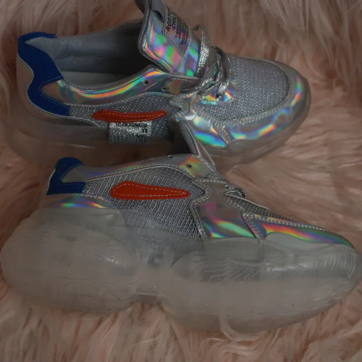 Holographic Runners photo 3
