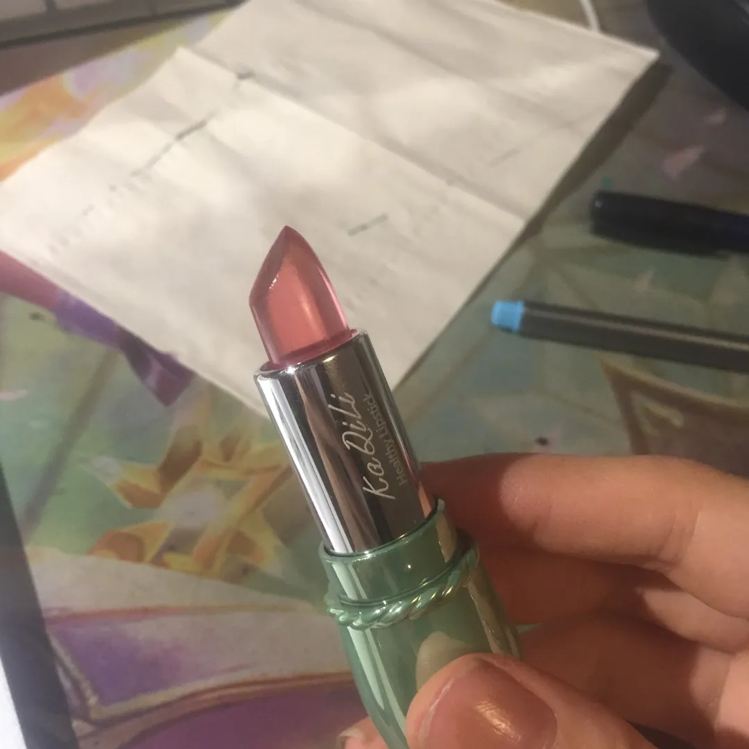 Color Changing Lipstick photo 1