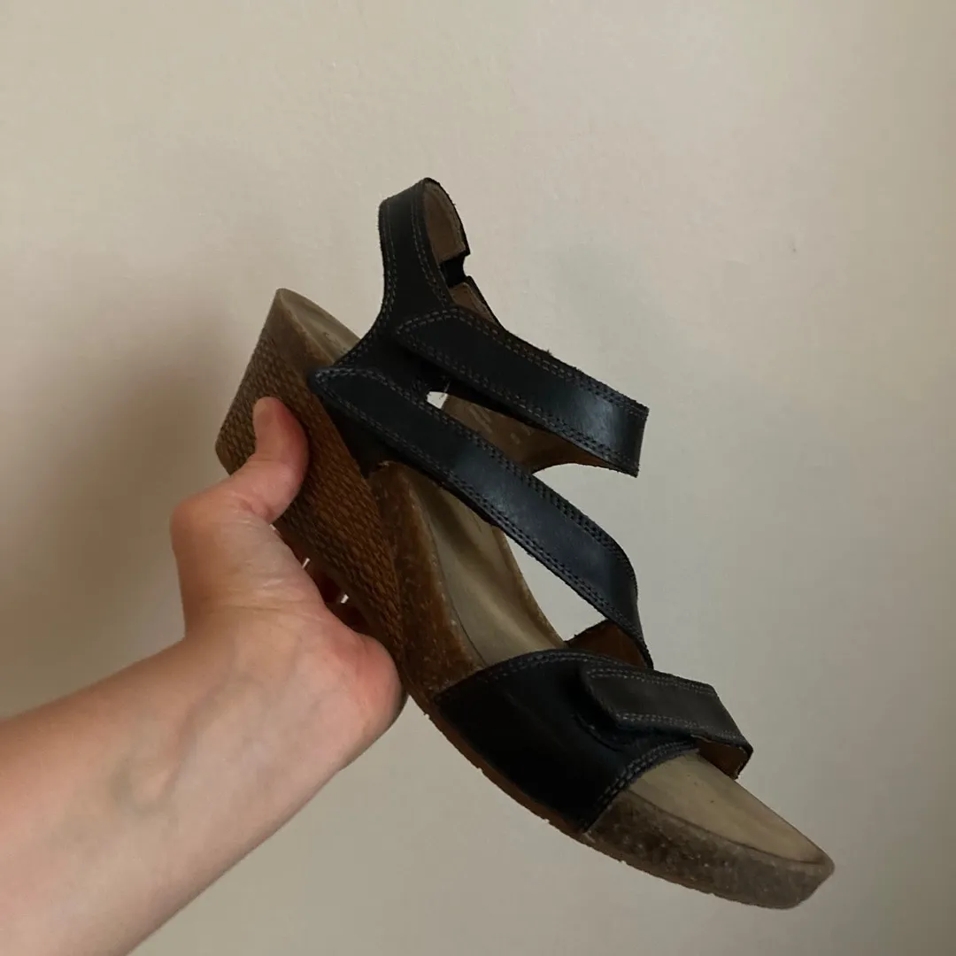Clarke Sandals - Size 8.5/9 photo 1
