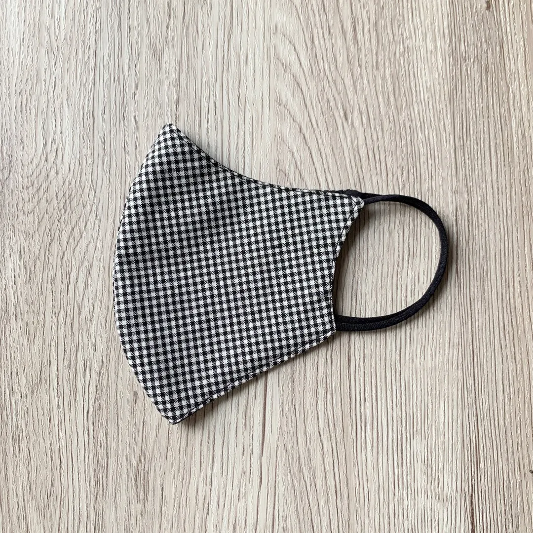 Gingham Pattern Face Mask photo 1