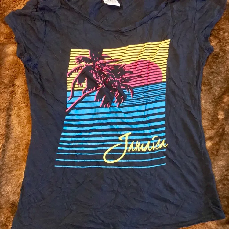 Free Jamaica T-Shirt (Small) photo 1