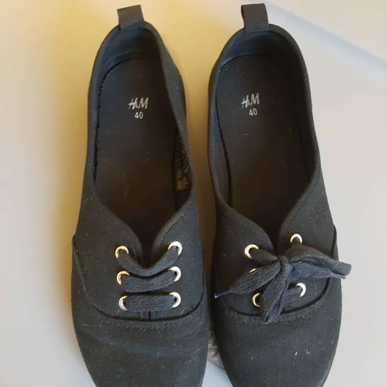 H&M Size 40 Sneakers photo 1