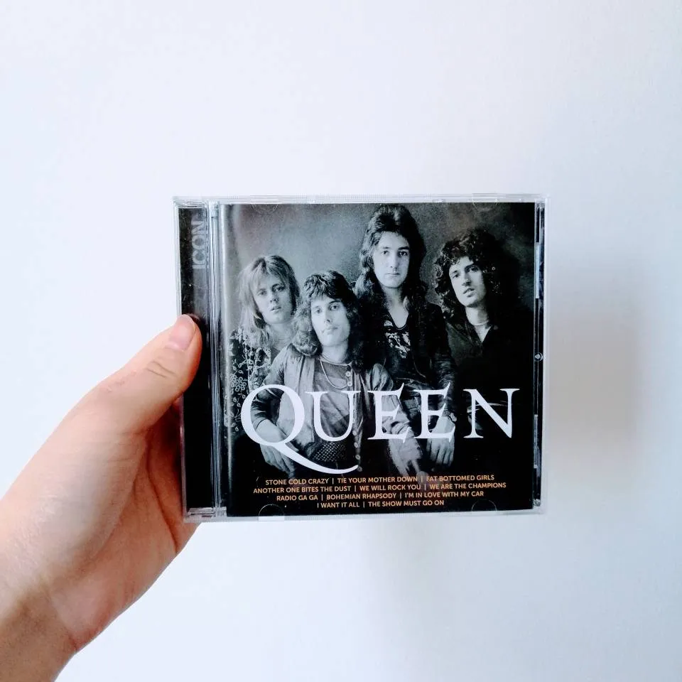 Queen CD photo 1