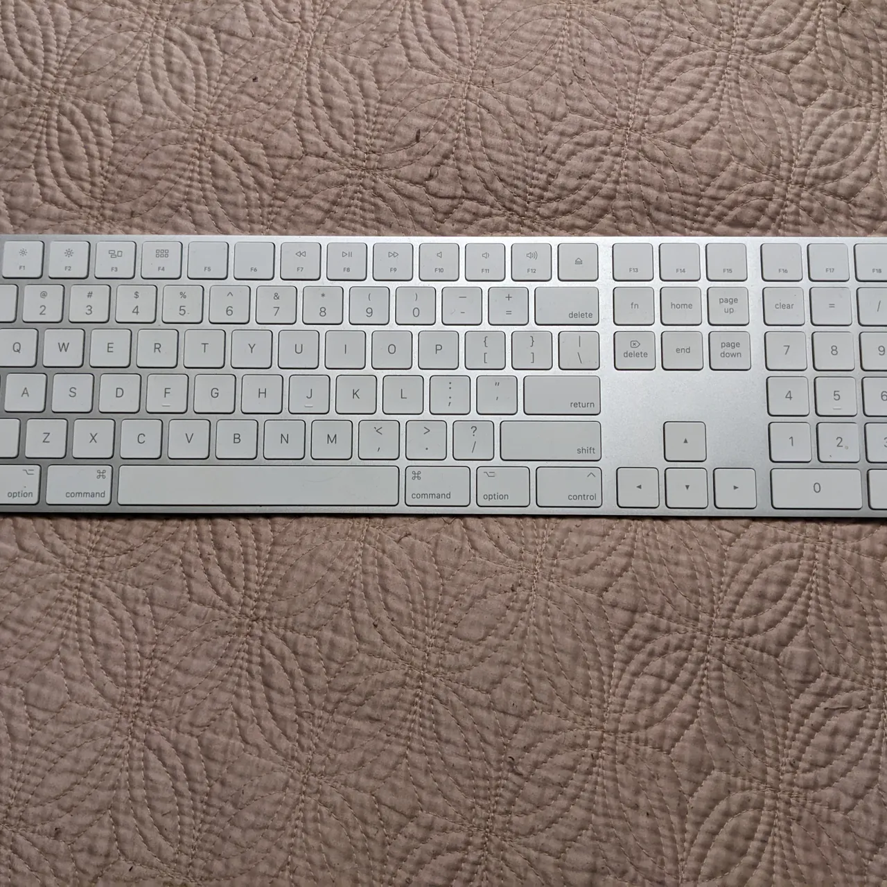 Apple keyboard  photo 1