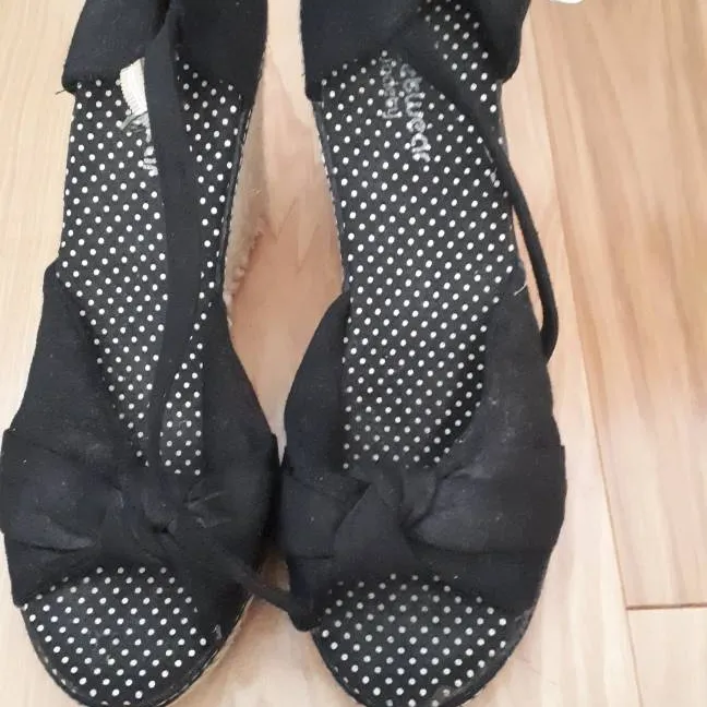 Brand New Size 8 Sandals photo 1