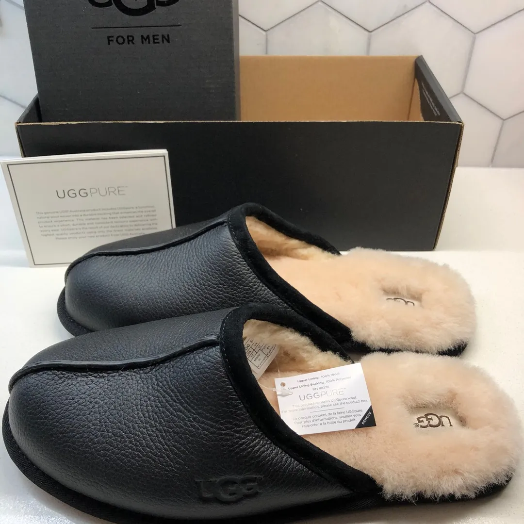 Giftable: Authentic UGG Slippers photo 1