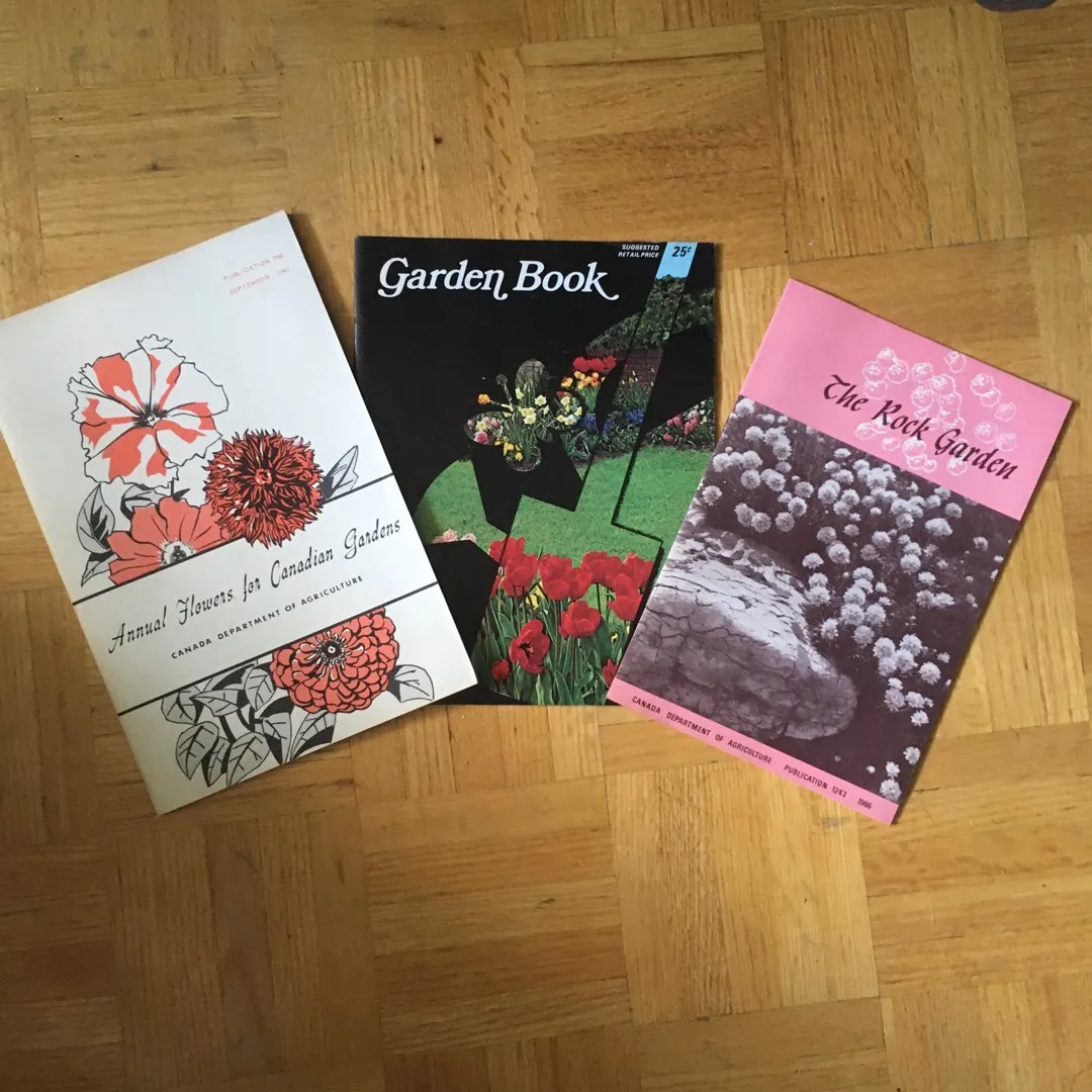 3 Vintage Garden Booklets photo 1