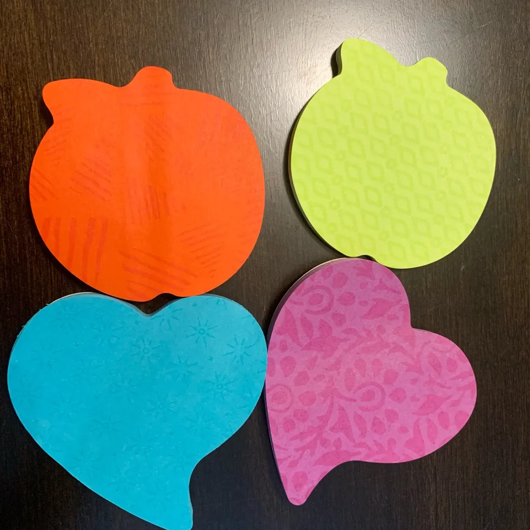 Post-it Notes Heart & Apple Shapes photo 1