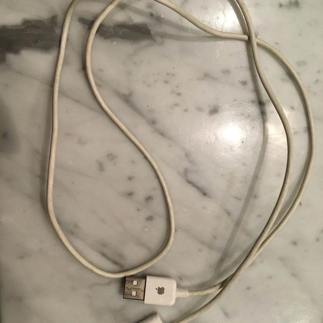Apple Cord- 30 Pin to USB photo 1