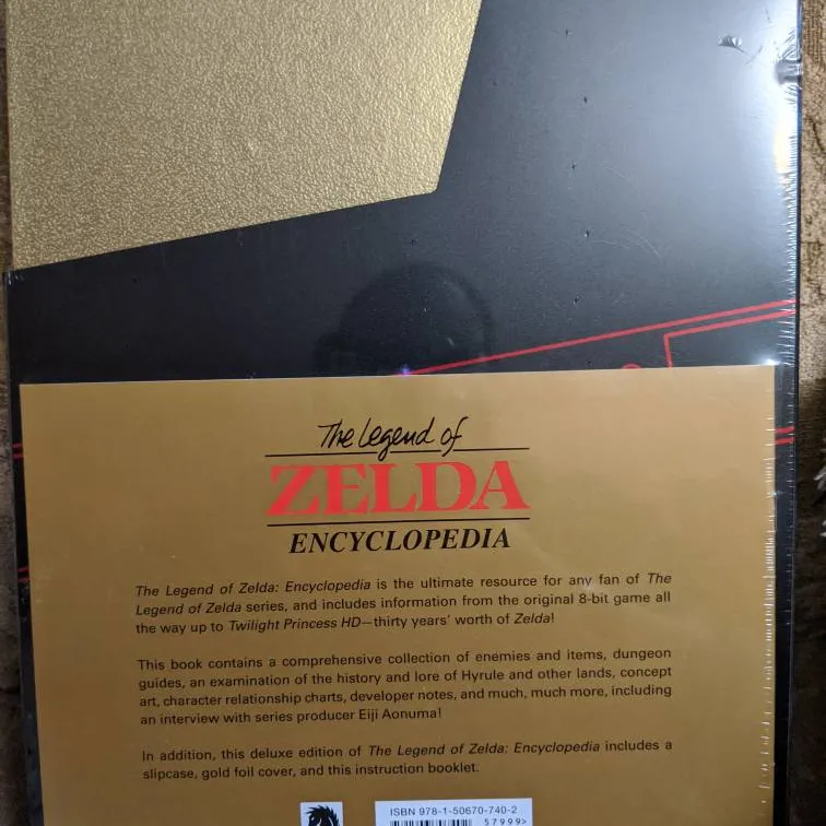 The Legend of Zelda Encyclopedia Deluxe Edition photo 3