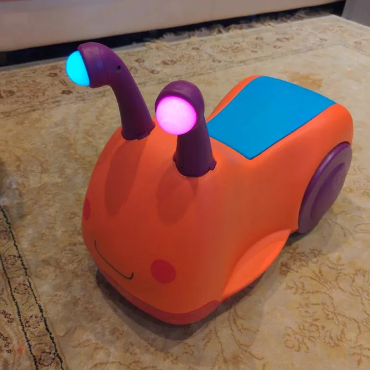 Toddler Buggly Wuggly Ride-on with Light and Sound photo 1