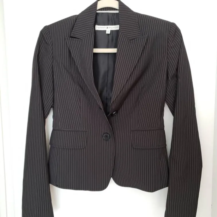 TOMMY HILFIGER - Full Women's Suit with Skirt, Pinstripe Deta... photo 3