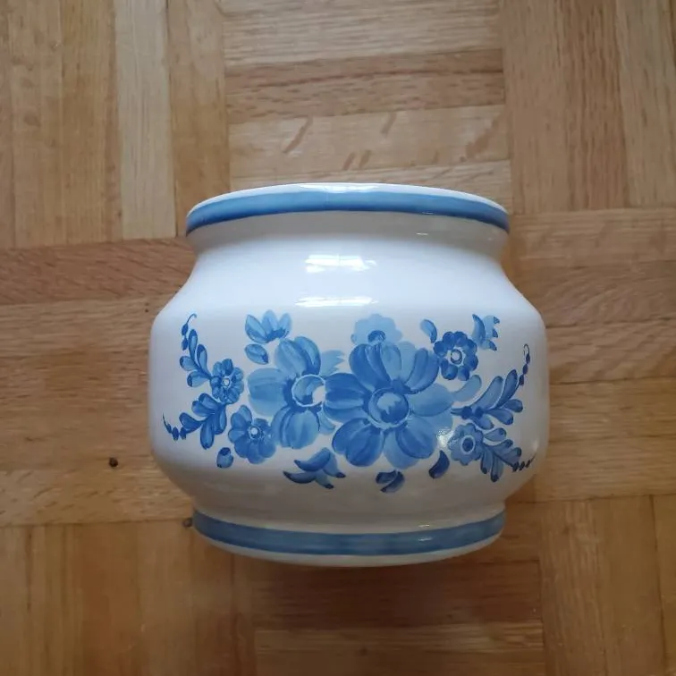 Blue-flowered Ceramic Planter Pot photo 1