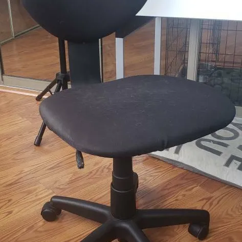 Adjustable Black Office Chair photo 1