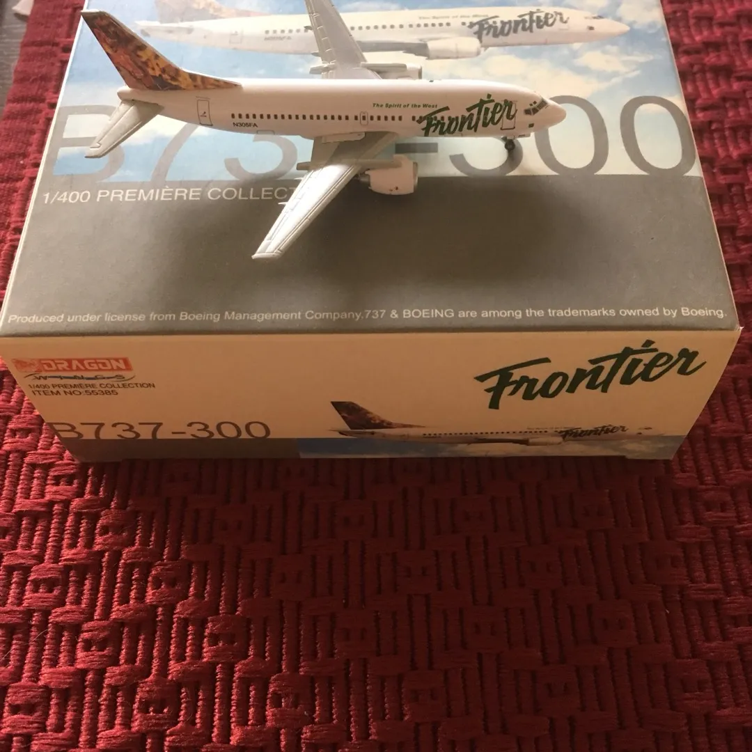 Frontier 1:400 737-300 photo 1