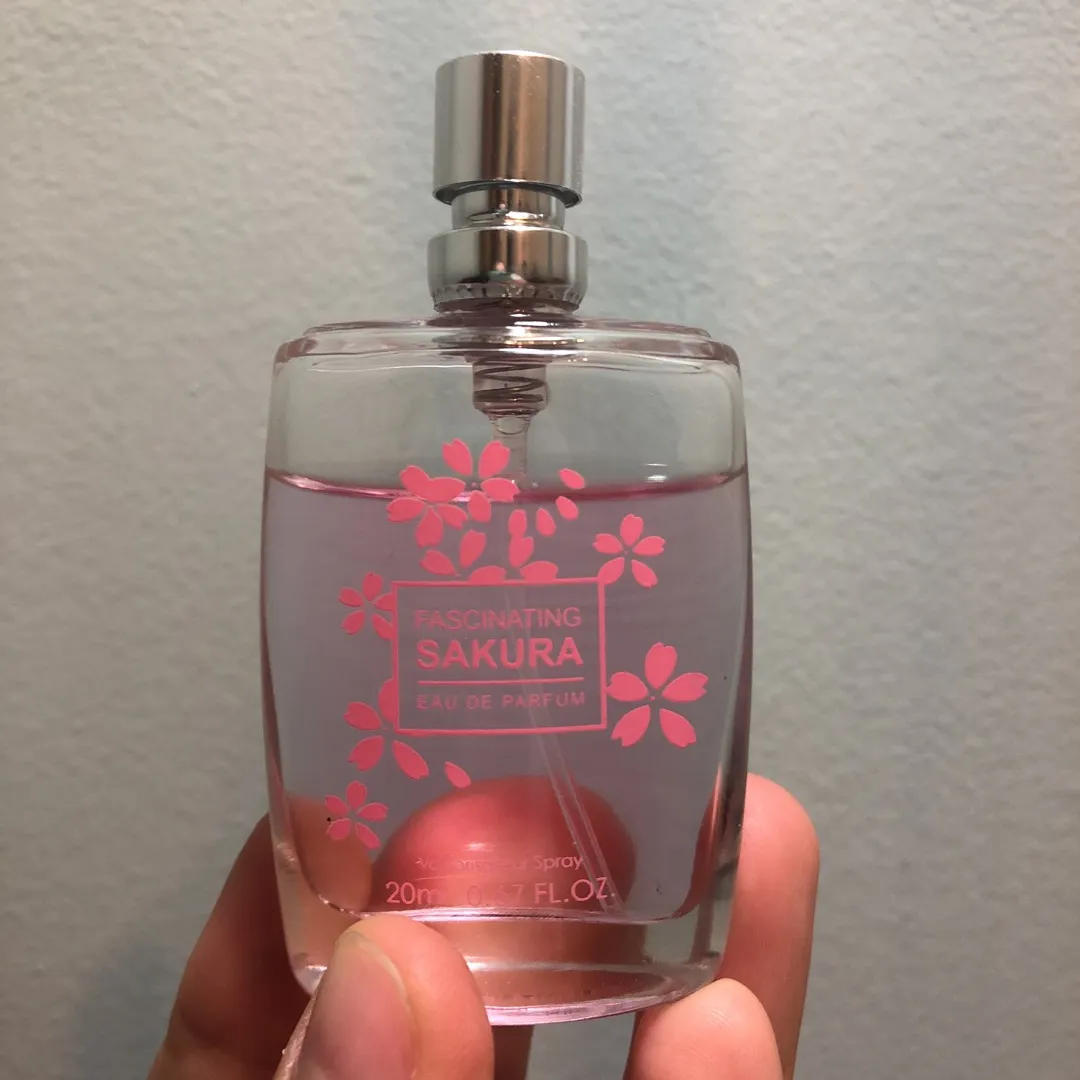 🌸 Miniso Sakura Perfume 🌸 photo 5