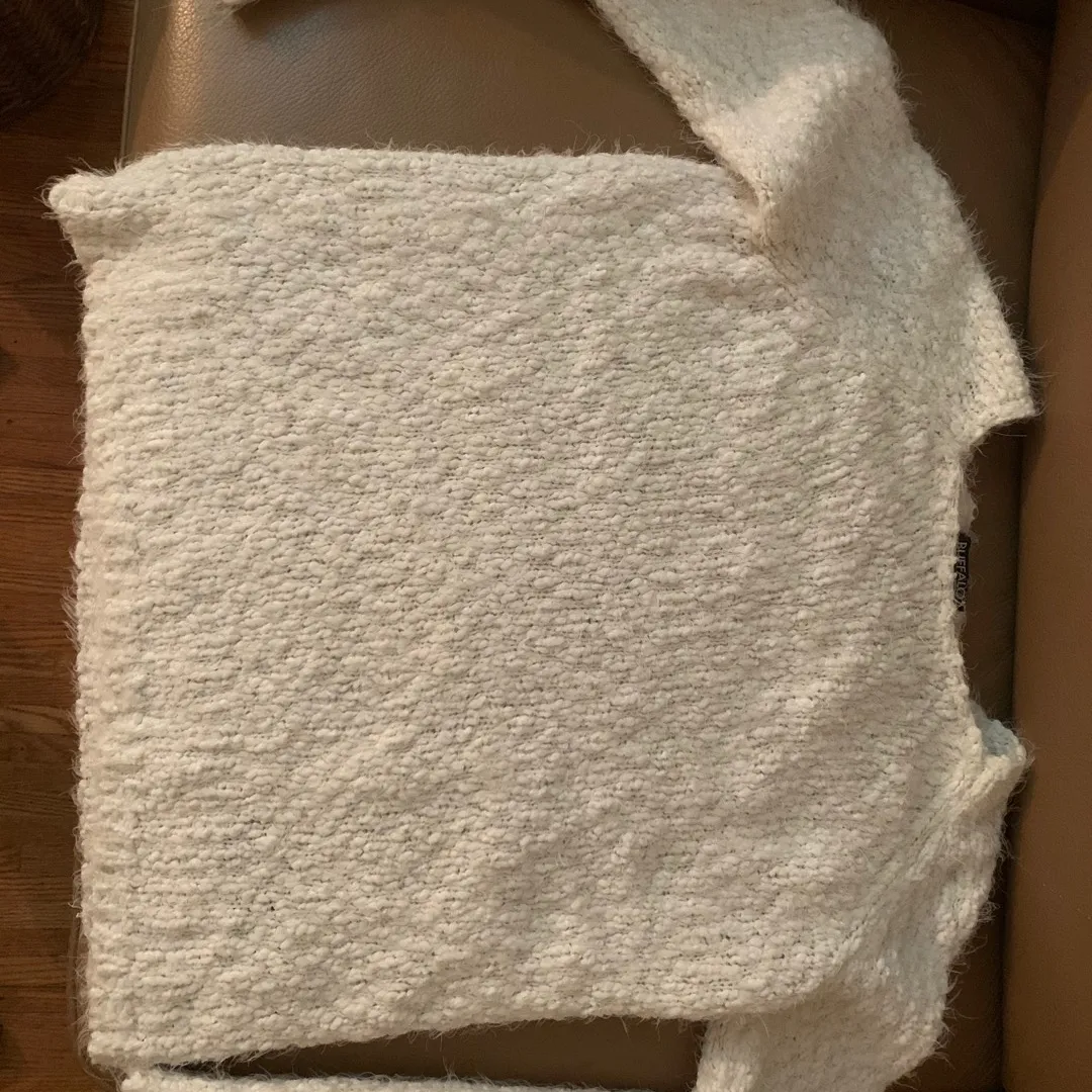 Cozy White Fluffy Sweater Size L photo 1