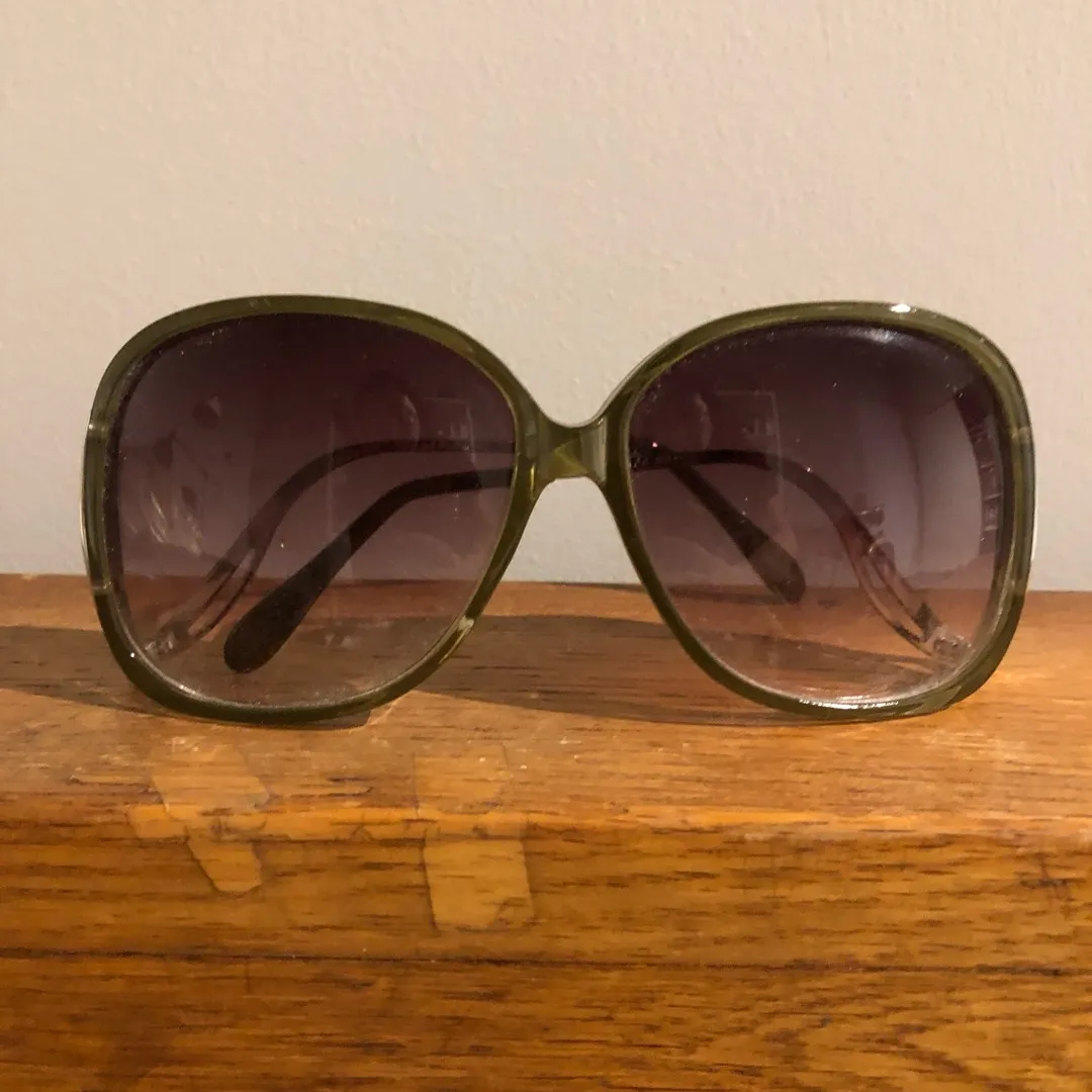 Retro Green Acetate Sunglasses With Purple Lenses photo 1