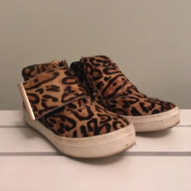 Leopard print Shoes! Size 37 photo 1