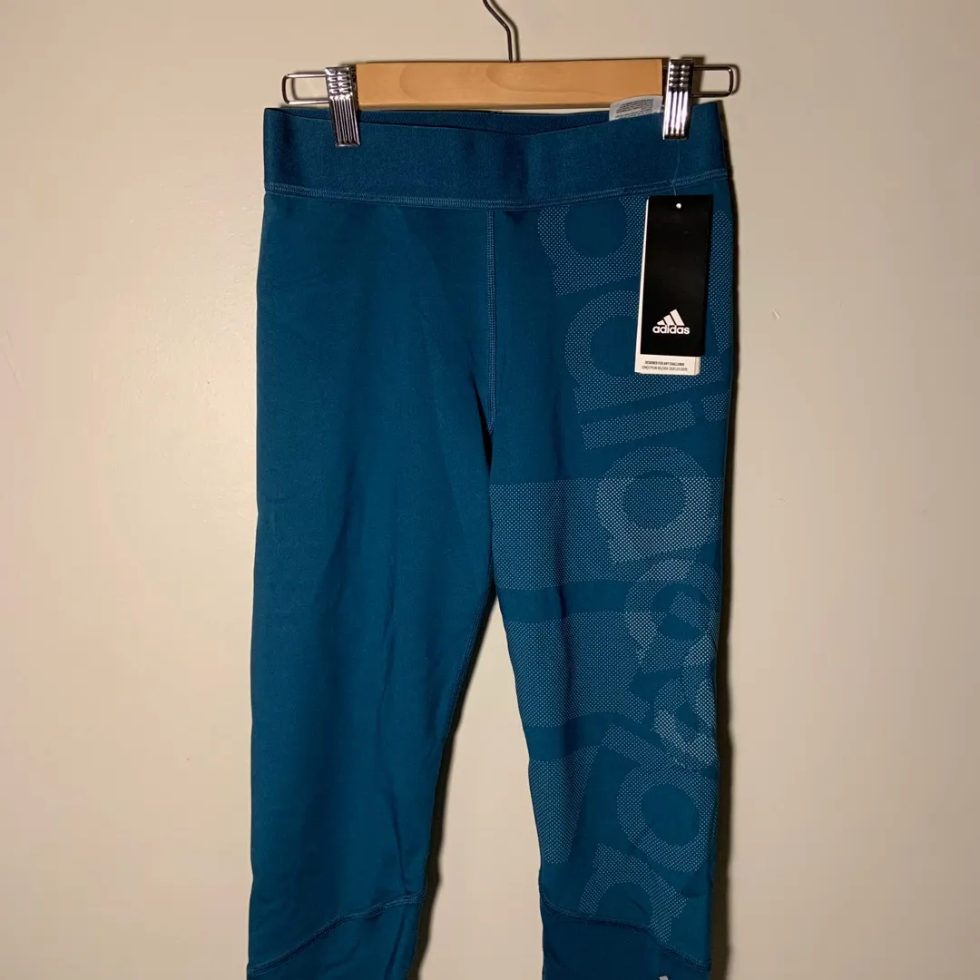 BNWT Adidas Crop Workout Leggings Size XS photo 1