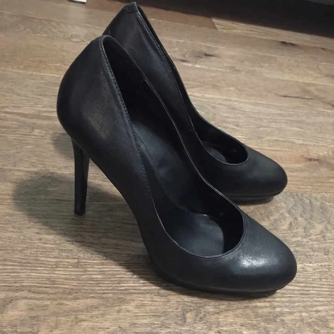 Black Aldo Heels - Size 8.5 photo 1
