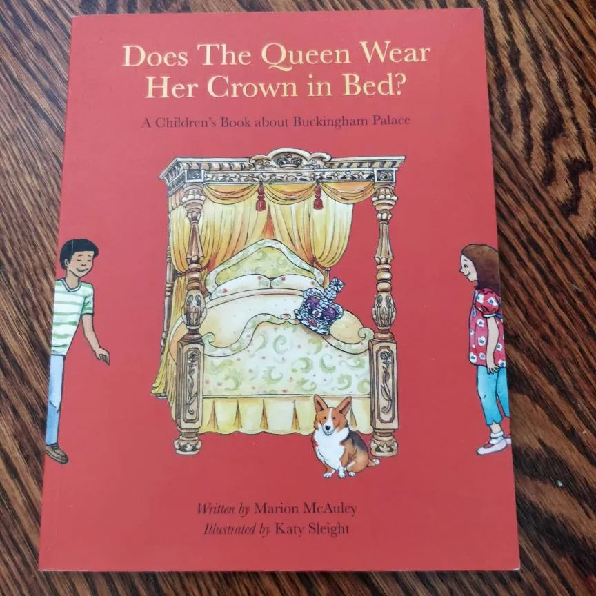 Does The Queen Wear Her Crown In Bed? photo 1