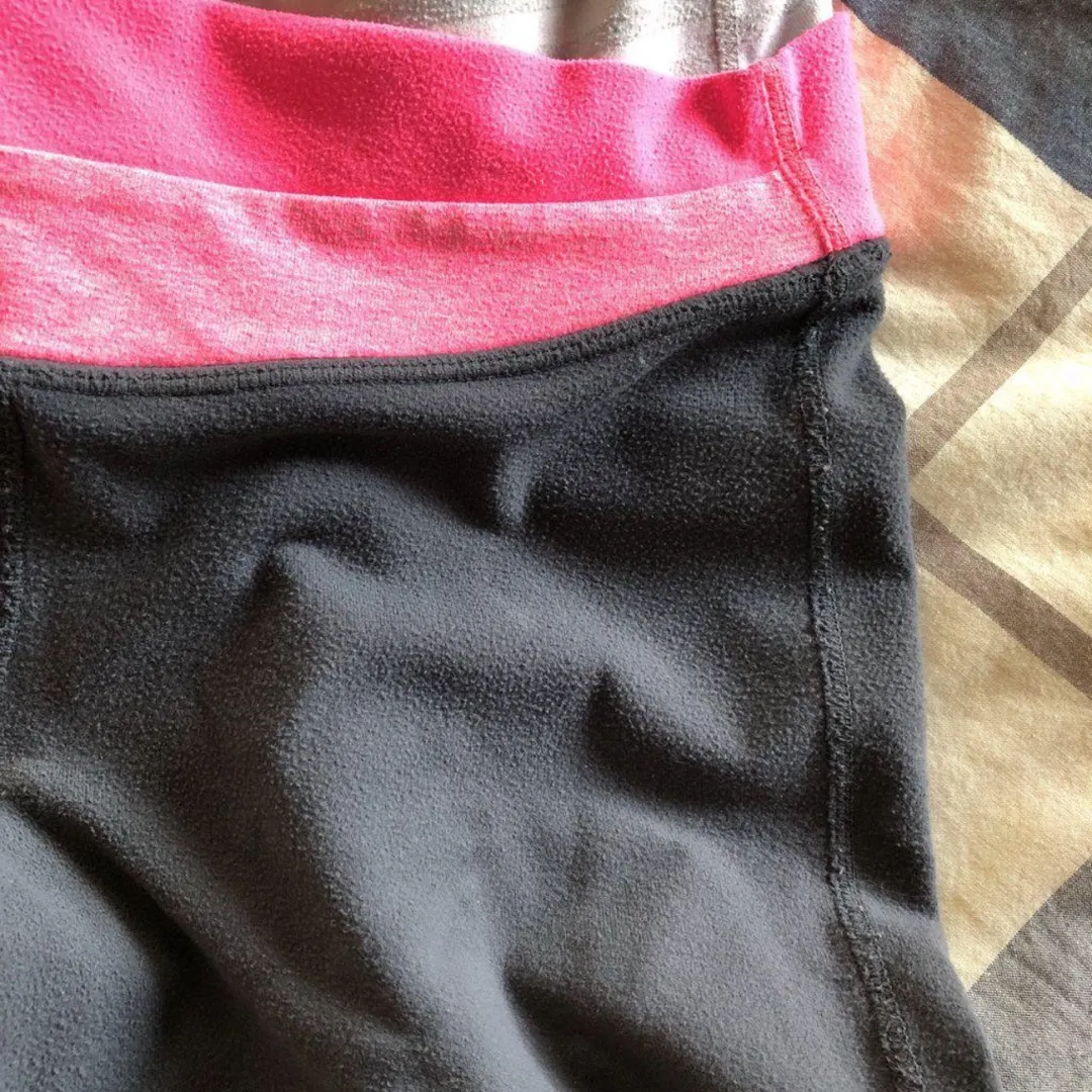 Lululemon Astro Yoga Pants, Size 4 photo 5