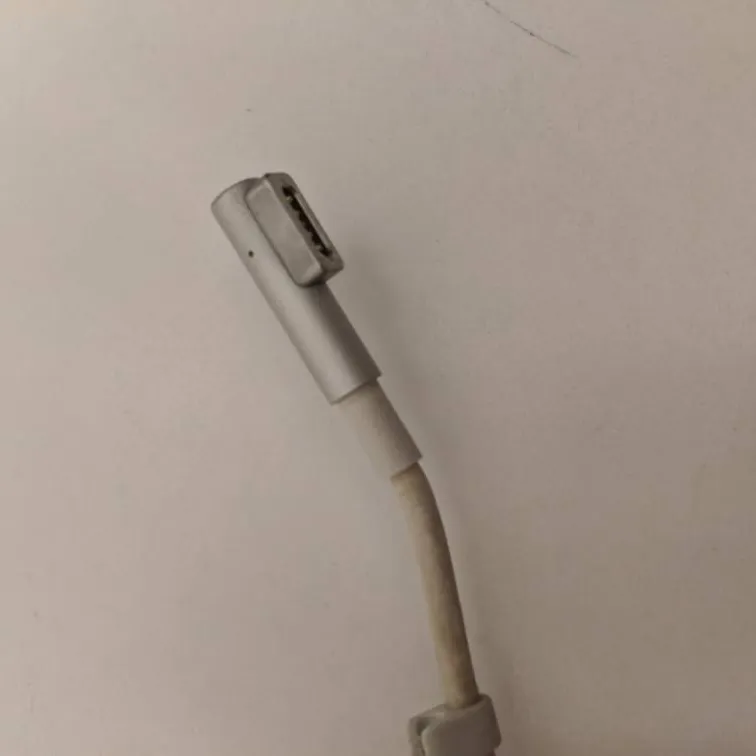MacBook Charger (60W) photo 3