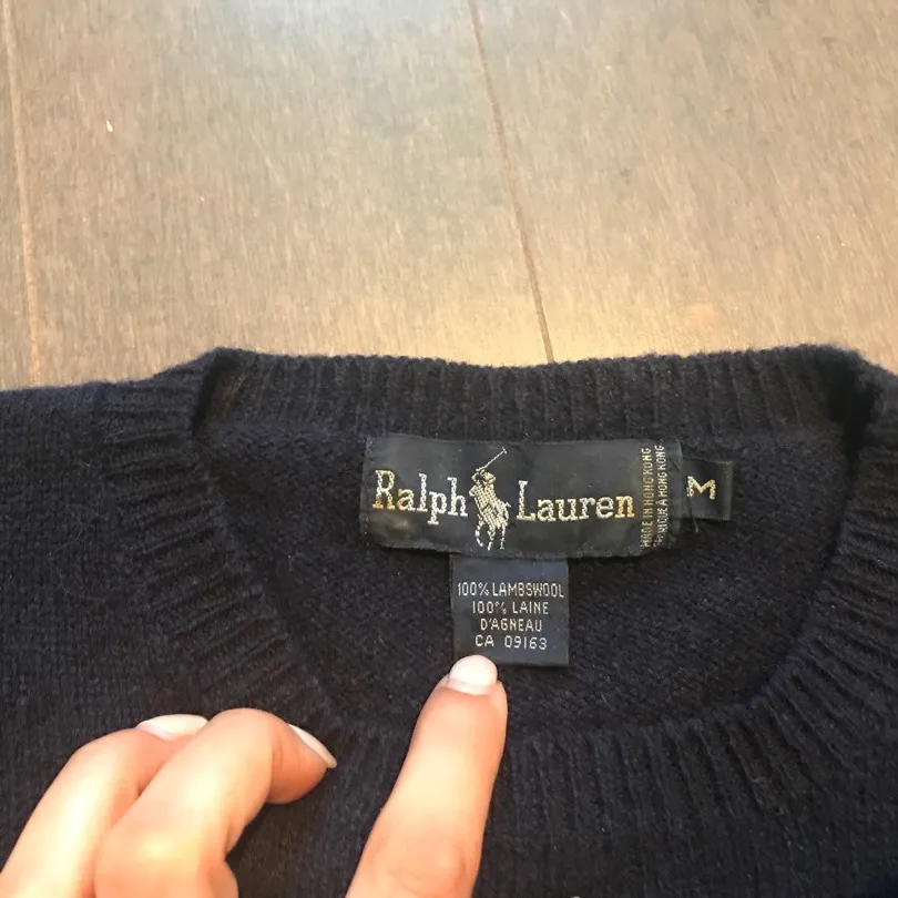 Ralph Lauren 100% Lambs Wool Navy Sweater photo 3