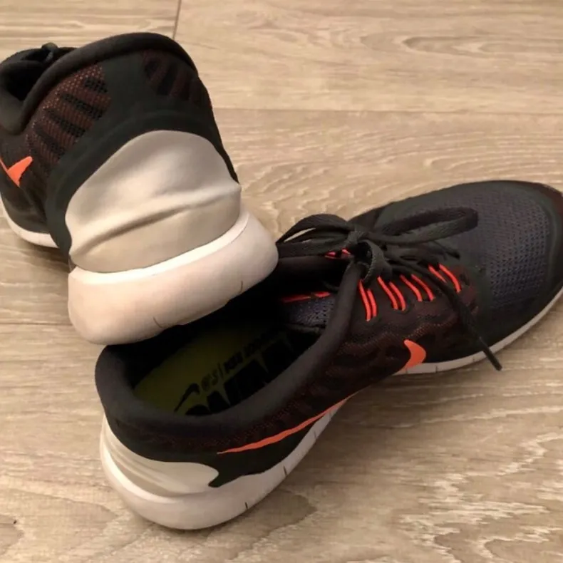 Nike Free Run 5.0 black & orange photo 4