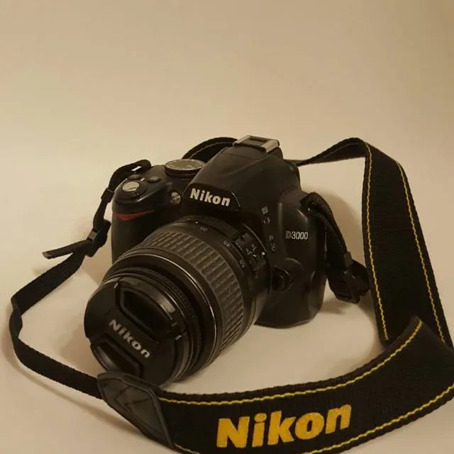 Nikon D3000 DSLR Camera with 18-55mm f/3.5-5.6 lens photo 1