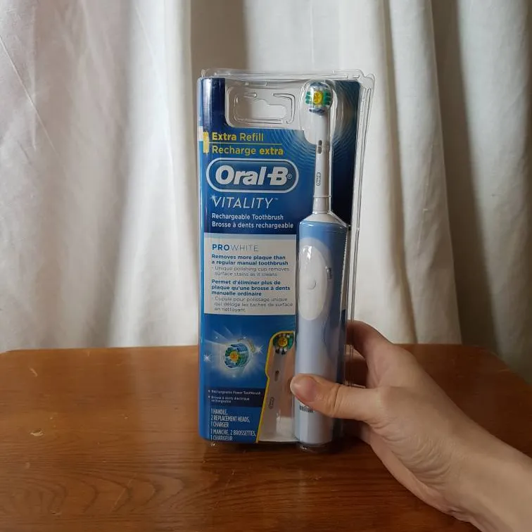 Oralb Electric Toothbrush photo 1